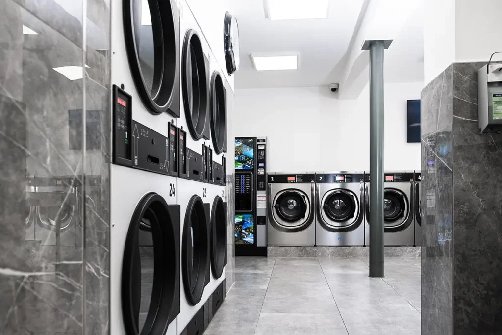Trocknerbereich im Wash&Go SB Waschsalon Karlsruhe Weststadt