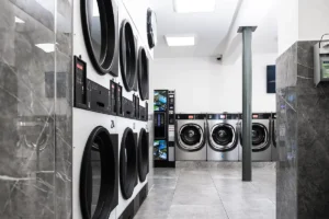 Trocknerbereich im Wash&Go SB Waschsalon Karlsruhe Weststadt